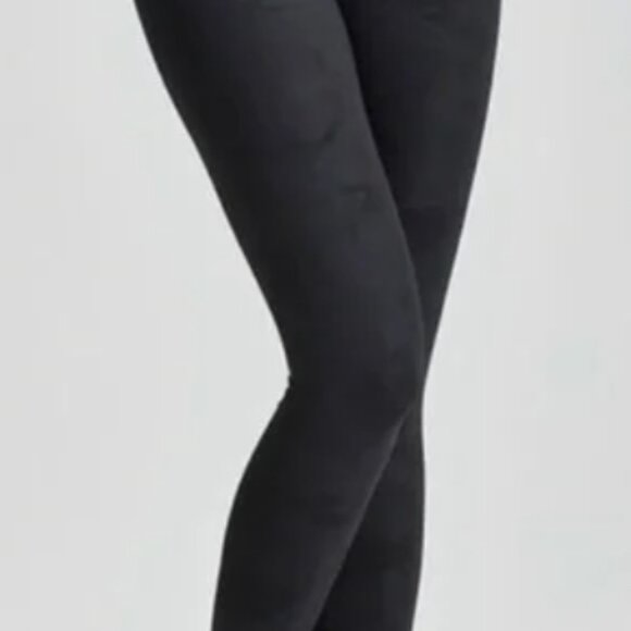 Noli Black subtle black camo leggings size small EUC - Picture 2 of 3